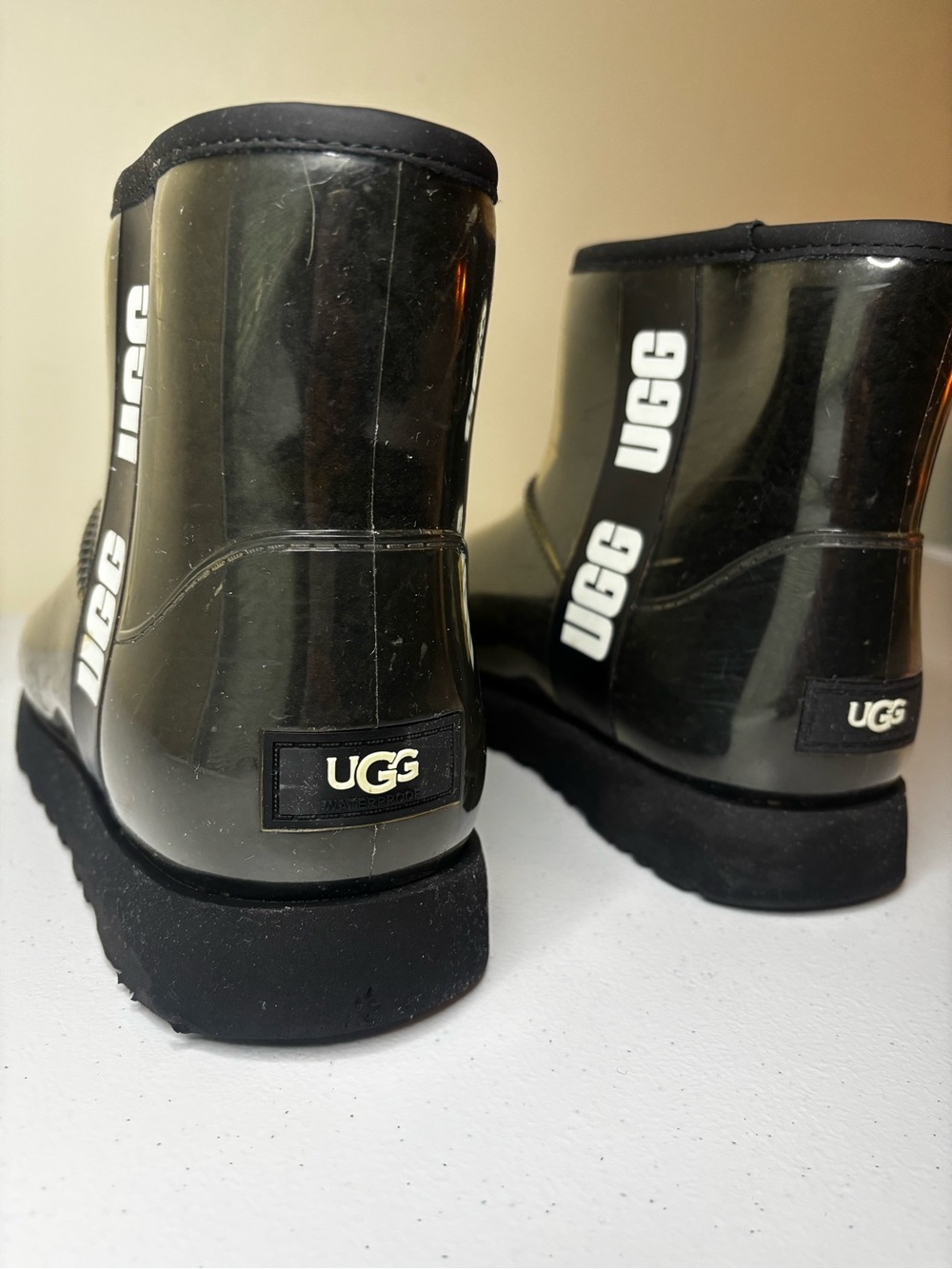 UGG Classic Clear Mini Waterproof Boots Black White Size 9 - Picture 1 of 7